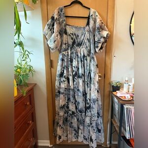 Arula Black Floral Puff Sleeved Dress